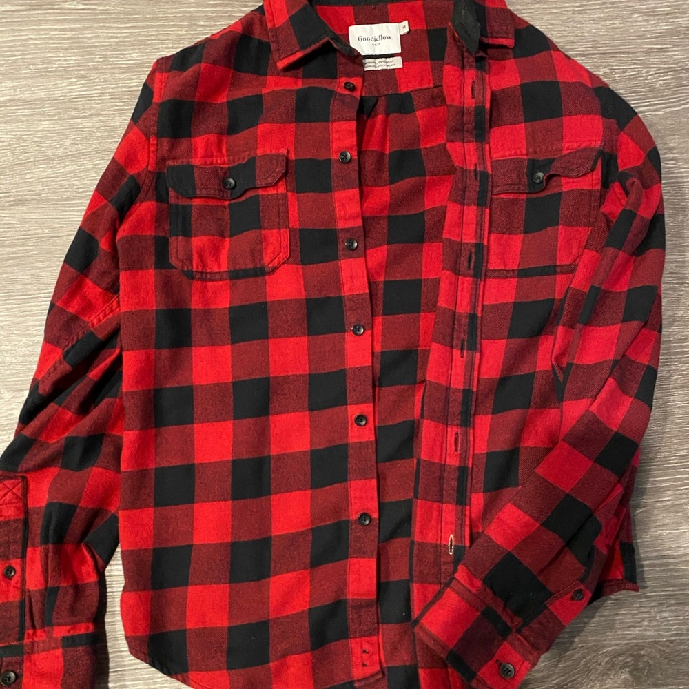 Men’s flannel button down